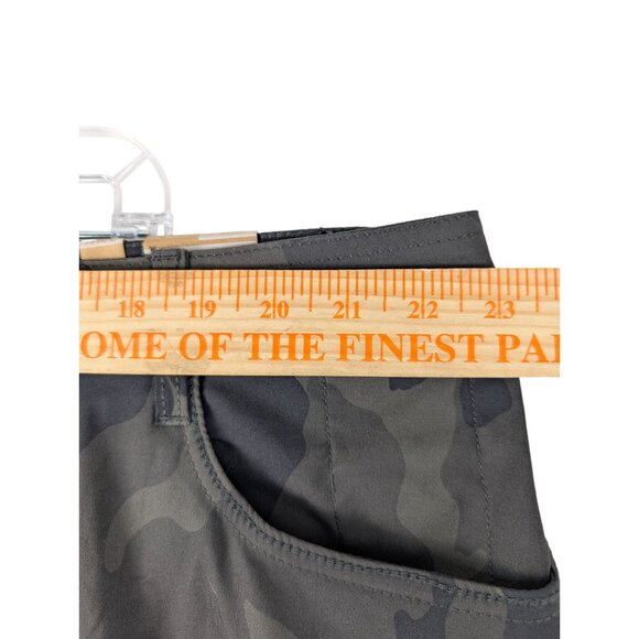 Prana Shorts Womens 22W Charcoal Camo Halle Short Plus II NWT - Picture 3 of 6
